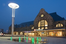Hauptbahnhof in Aachen bei Nacht