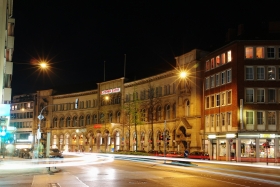 Alter Posthof in Aachen bei Nacht (Kapuzinerkarree)