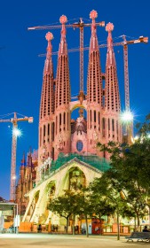 Sagrada Familia - Barcelona tijdens het blauwe uurtje
