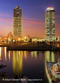Barcelona_hafen_nacht.jpg