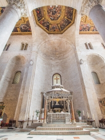 Basilika San Nicola - Innen