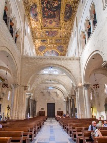 Basilika San Nicola - Innen