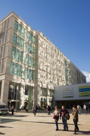Berlin_Alexanderplatz_Kaufhof.jpg