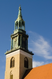 Berlin_Kirche_Turm.jpg
