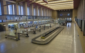 Berlin_Tempelhof_Innen.jpg