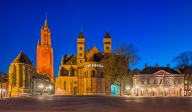 Hoofdwacht, Sint Servaasbasiliek en Sint Janskerk aan het Vrijthof Maastricht