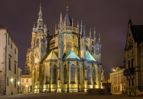 Sint-Vituskathedraal van Praag bij Nacht