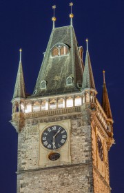 Turm vom Altstädter Rathaus bei Nacht