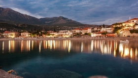 Stoupa at night