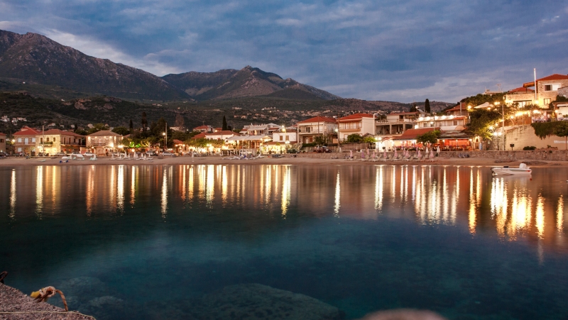 Stoupa at night