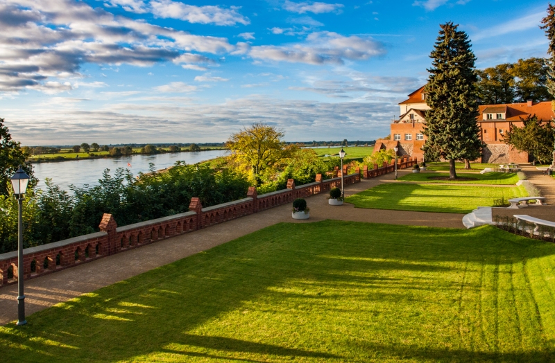 Elbblick von der Burganlage Tangermünde