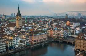 Zuerich_StPeter Stadtblick ueber Limmat